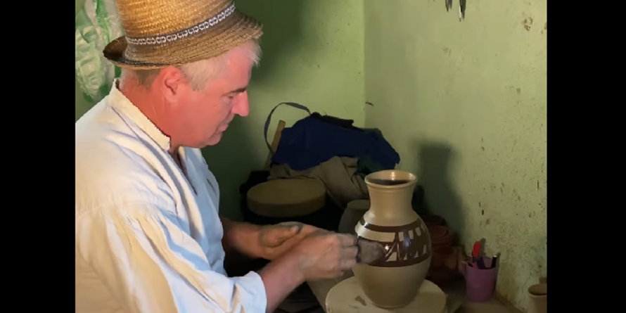 Meșteșug: Tănase Burnar din Săcel duce tradiția olăritului mai departe