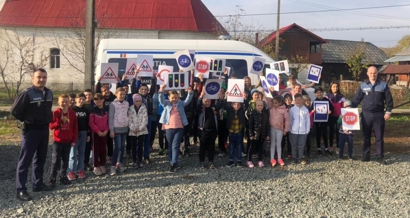În vacanță cu laboratorul mobil în Maramureș pentru educație despre circulație!
