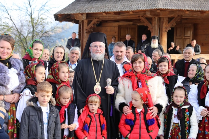 Moment Special: PS Părinte Iustin, Episcopul Maramureșului și Sătmarului, a săvârșit vineri Sfânta Liturghie la Mănăstirea Strâmtura! Cuvântul de învățătură!