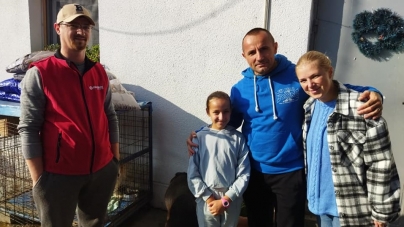 Este imagine a generozității: Aspirația unei fetițe din Maramureș i-a înduioșat pe iubitorii prietenilor blănoși din adăpost! Dorința sa fabuloasă!