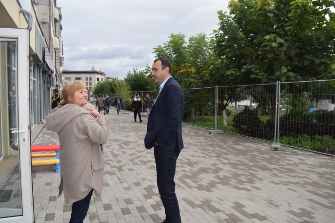 Vasile Moldovan, primarul Sighetului, reacționează la situația din Piața 1 Decembrie 1918! Care sunt măsurile; toate cheltuielile, suportate de constructor!