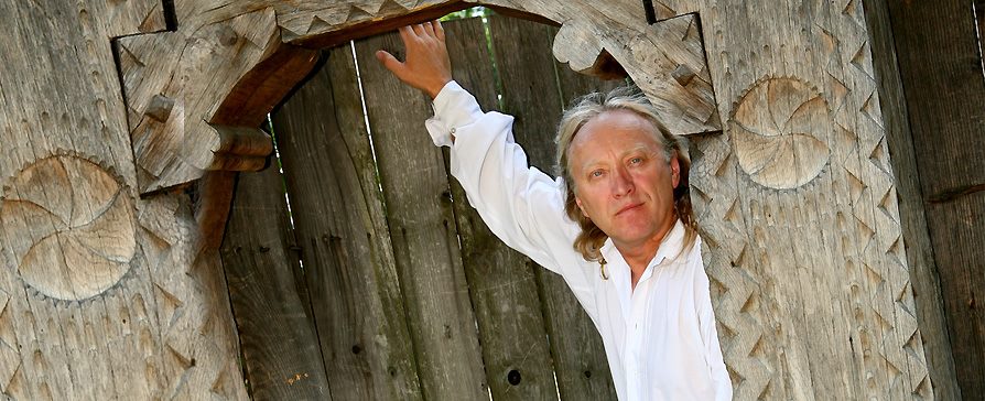 Ștefan Hrușcă vine acasă în turneu: Artistul din Maramureș va aduce iar colindele românești în fața publicului; Când este concertul!