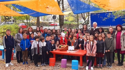 La Școala Gimnazială „Nicolae Iorga” Baia Mare s-a desfășurat activitatea „Lectură în natură”