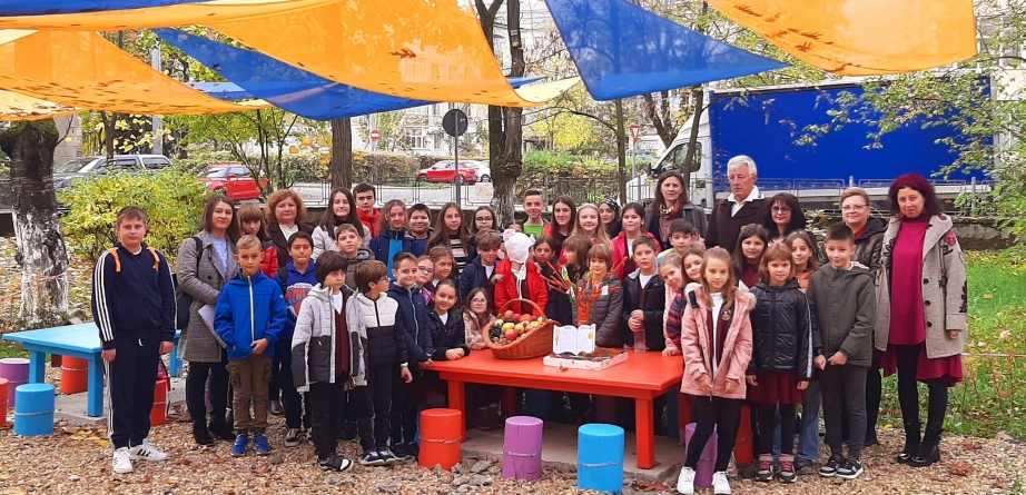 La Școala Gimnazială „Nicolae Iorga” Baia Mare s-a desfășurat activitatea „Lectură în natură”