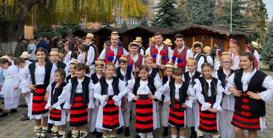 „Mugurașii Maramureșului” au fost premiați la cea de-a XXII-a ediție a Festivalului Interjudețean de Folclor „Dragu-mi-i cântu’ și jocu’!”