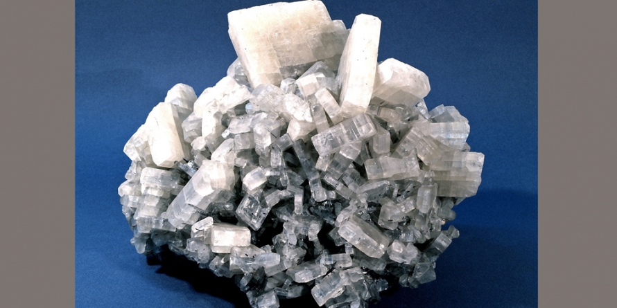 Baritină, stibină este exponatul săptămânii la Muzeul de Mineralogie Baia Mare