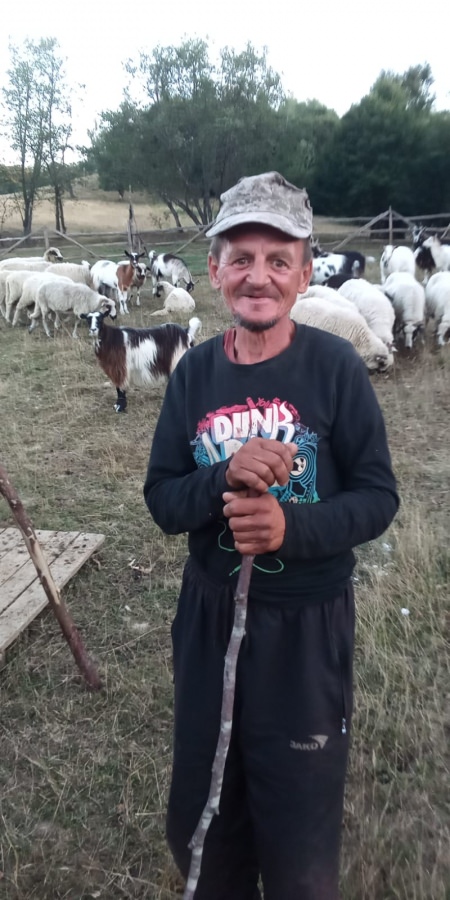 L-ați văzut? Un bărbat este de negăsit de câteva zile; A plecat voluntar de la o stână de oi de pe raza localității Rohia