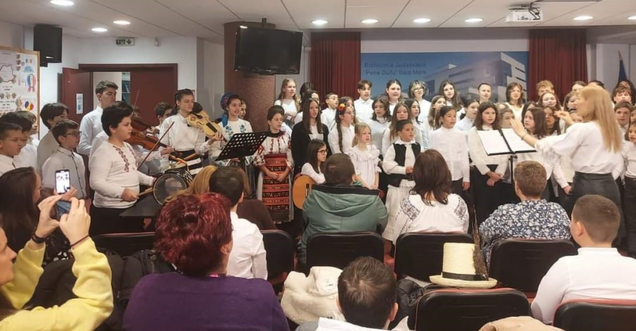 Au marcat marea sărbătoare: Un program artistic al copiilor dar și alte activități speciale, la Biblioteca Județeană, de Ziua Națională a României!