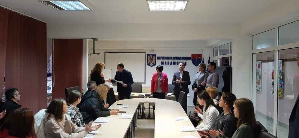 Sunt tinerii de succes: Elevii din Maramureș, modele adevărate pentru colegi, prin performanța deosebită, au primit oficial diplome pentru reușite!