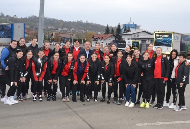 Handbal Feminin Naționala Tineret: Este în Maramureș pregătire centralizată o săptămână a echipei noastre! CNOPJ Baia Mare are jucătoare convocate!