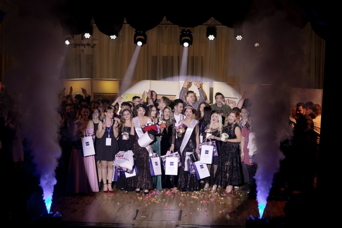 Miss Universitaria ediția 2022: Opt studente băimărene își doresc în ediția 12 titlul frumuseții! Care sunt candidatele dar și artistul în concert!