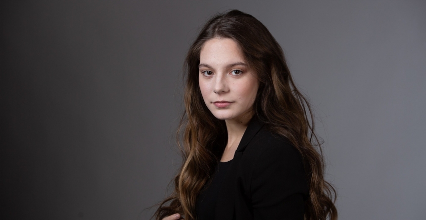 Băimăreanca Pamela Iobaji, o tânără actriță de succes la București