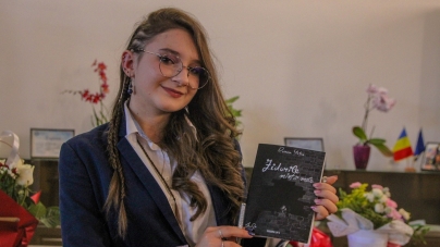 Scriitura ca și soluție: Ramona Ștețco, moiseianca foarte curajoasă care scrie despre propria viață! Iată „Zidurile minții mele”, prima carte!