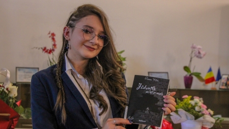 Scriitura ca și soluție: Ramona Ștețco, moiseianca foarte curajoasă care scrie despre propria viață! Iată „Zidurile minții mele”, prima carte!