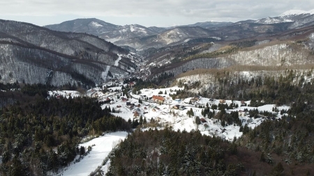Foarte bine de știut: Între Baia Mare și Orașul Cavnic circulă o cursă specială, începând de luni! Anunțul autorităților locale despre program!