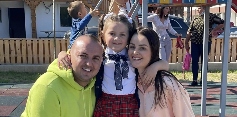 E fericire cu aniversări: Săptămâna aceasta, artistul iubit Vasilică Ceterașu împreună cu familia frumoasă au motive foarte serioase de sărbătorit!