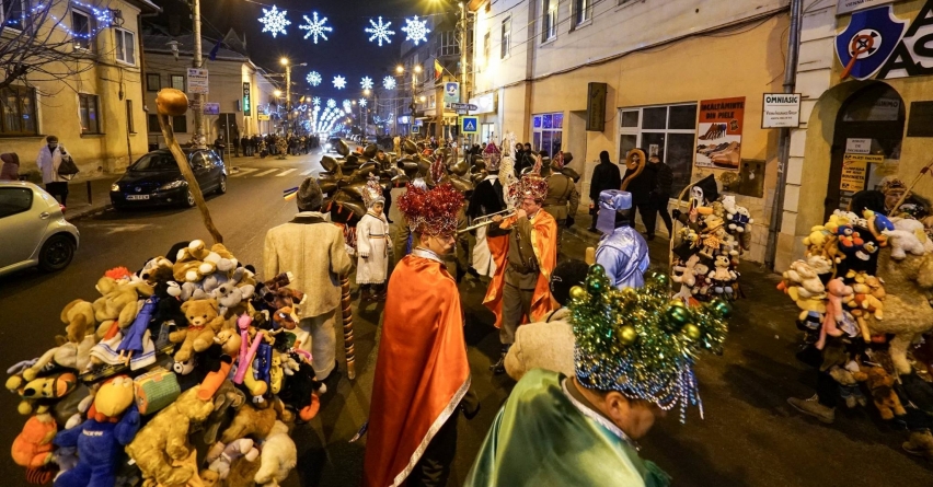 „Noaptea Viflaiemurilor” în Vişeu de Sus; Tradiția continuă de peste 100 de ani