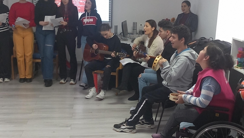 „Integrare prin muzică și artă”: Esperando implementează un proiect care are ca scop creșterea calității vieții persoanelor cu dizabilități