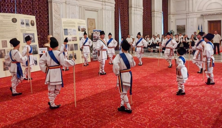 Expoziție dedicată activității lui George Pop de Băsești la Parlament