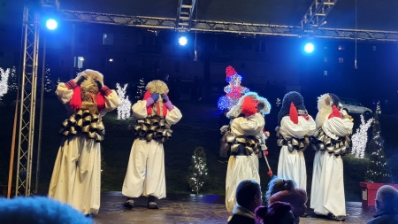 În Cavnic s-a desfășurat Festivalul de colinde „Parada brondoșilor”