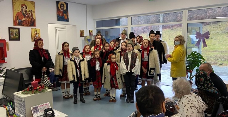 Colindători la Centrul Medical de Recuperare și Îngrijiri Paliative “Sfântul Alexandru” din Vișeu de Jos