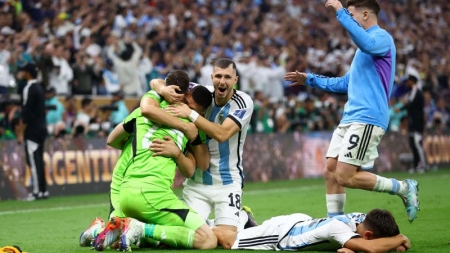 Argentina este noua campioană mondială la fotbal după ce a învins Franța la penaltiuri