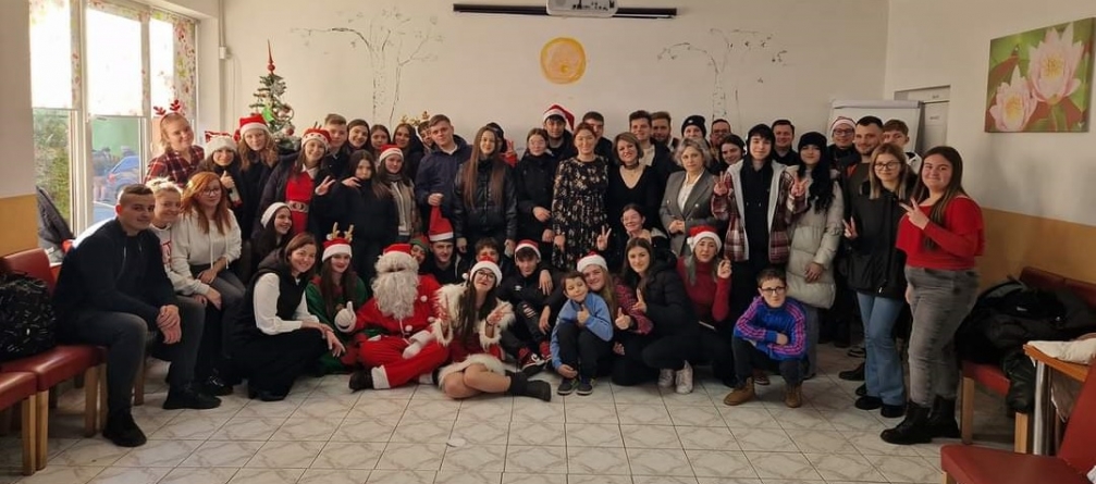 „Ajută-ți aproapele” de Crăciun: Bucurie în Maramureș prin campania de suflet pentru sprijinirea copiilor, marca LTM! Li s-au îndeplinit dorințele!