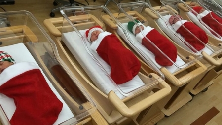 Cea mai tare bucurie în sfânta sărbătoare: 9 copilași au sosit în familii maramureșene! 2 chiar în Ajun, iar 7 de Crăciun s-au născut în Baia Mare!