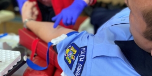 Polițiștii maramureșeni au donat sânge cu ocazia sărbătorii Sfântului Nicolae