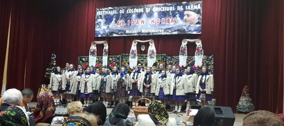 Colinde încântătoare și obiceiuri: Vor urca artiști foarte iubiți de publicul din județul Maramureș, la festivalul tradițional organizat în Moisei!