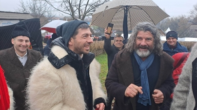 Muzeul Satului Baia Mare: Mircea Bravo, celebrul vlogger român, a învățat despre tradițiile maramureșene, direct de la sursă! Imagini senzaționale!