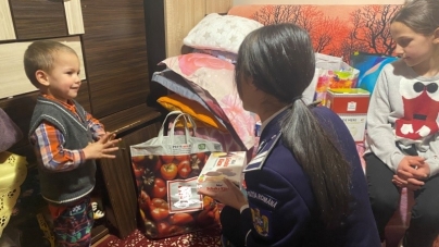 Cu ajutorul polițiștilor, Moșul a ajuns și la două familii din Cavnic