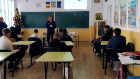 Despre alcool, tutun și droguri cu elevii din Ulmeni și Cicârlău