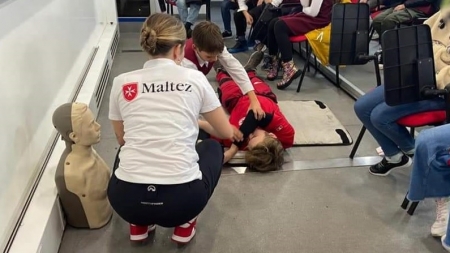 Proiect reușit în unitățile școlare din Maramureș: Mulți tineri au învățat, astfel, tehnici speciale prin care ar putea salva viața celor apropiați