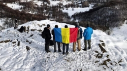Steag arborat cu mândrie: Pe înălțimile maramureșene, ziua specială a venit cu simbolul românesc, amplasat în glorie! Care sunt curajoșii în județ!