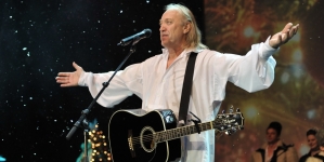 Emblematicul Ștefan Hrușcă își serbează ziua de naștere, rămânând vocea inconfundabilă a colindului românesc