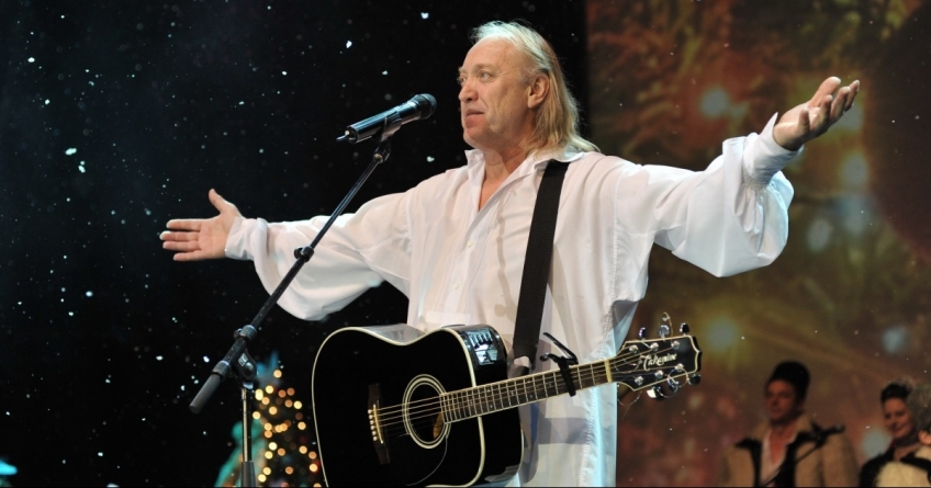 Emblematicul Ștefan Hrușcă își serbează ziua de naștere, rămânând vocea inconfundabilă a colindului românesc