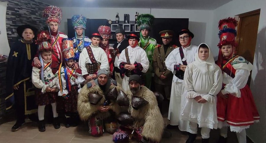 Se menține cu succes tradiția prin Maramureș: Un Viflaim autentic a făcut sărbătoarea frumoasă, pentru locuitorii Sarasăului, în seara Crăciunului!