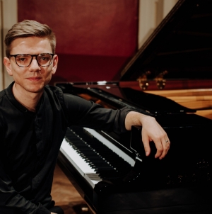 Maramureșeanul Cadmiel Boțac, un pianist de succes; Recent, a susținut în Viena un recital de excepție