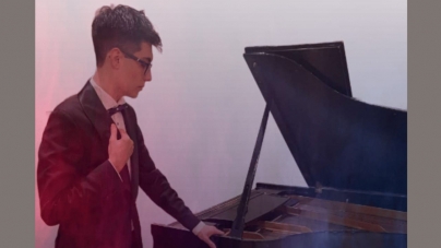 Tânărul Alexandru Matei Brânzei va susține un recital de pian la Colegiul de Arte din Baia Mare