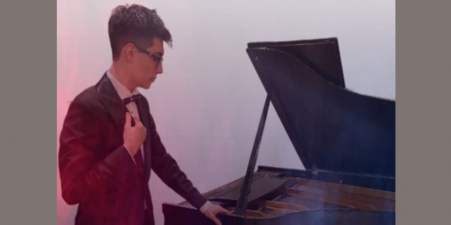 Tânărul Alexandru Matei Brânzei va susține un recital de pian la Colegiul de Arte din Baia Mare