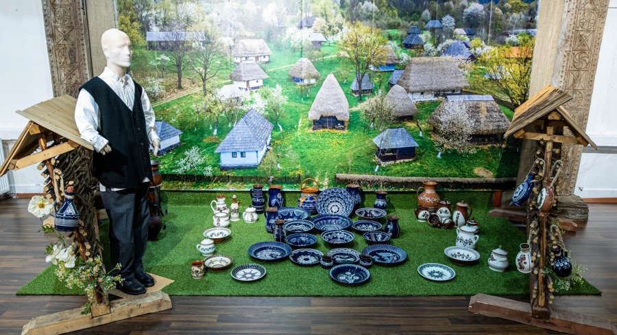 La Muzeul de Etnografie Baia Mare puteți admira expoziția „Cornel Sitar, o viață dedicată artei olăritului”