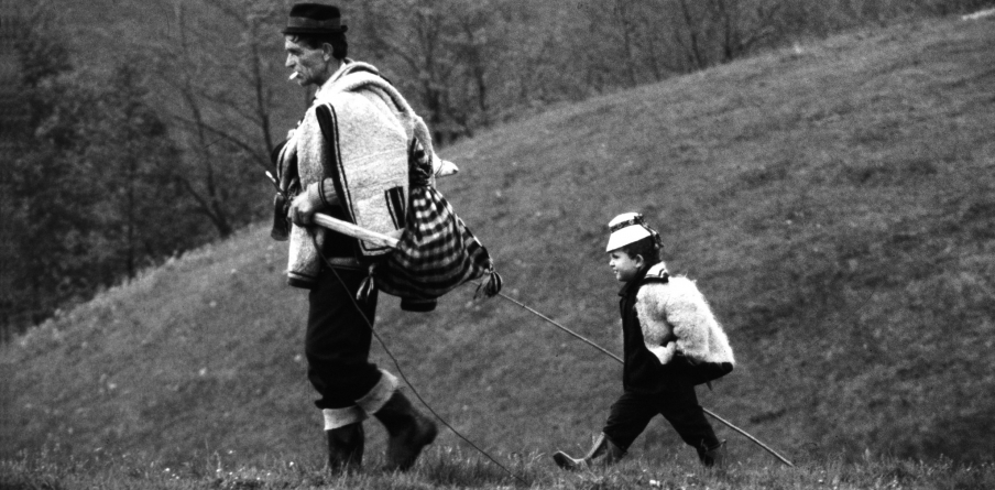 Fotograf japonez îndrăgostit de Maramureș; Expoziția ”Maramureș, centrul lumii” va fi vernisată azi la Oradea