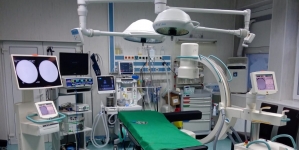 Operație de mare amploare la Spitalul Județean Baia Mare; Unei fete de 15 ani i s-au extirpat în același timp operator două tumori osoase