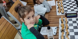 Performanță: Băimăreanca Vălean Sofia (7 ani) va reprezenta România la Campionatul Mondial Școlar de Șah din Grecia (FOTO)