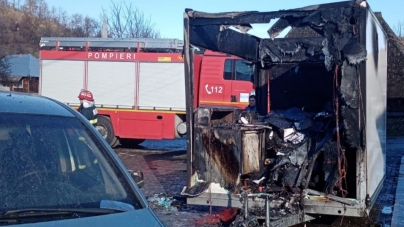 Explozie urmată de incendiu la o rulota tip fast food din Botiza; Sunt 5 victime