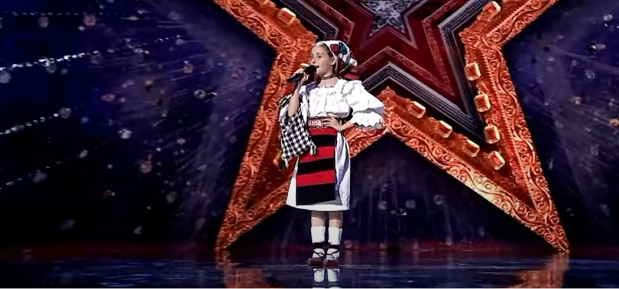 Maramureșeanca Adriana Demian a ridicat sala în picioare la „Românii au talent”