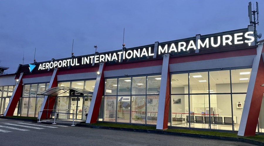 Vehicul autopropulsat pentru îmbarcare, la aerogara maramureșeană