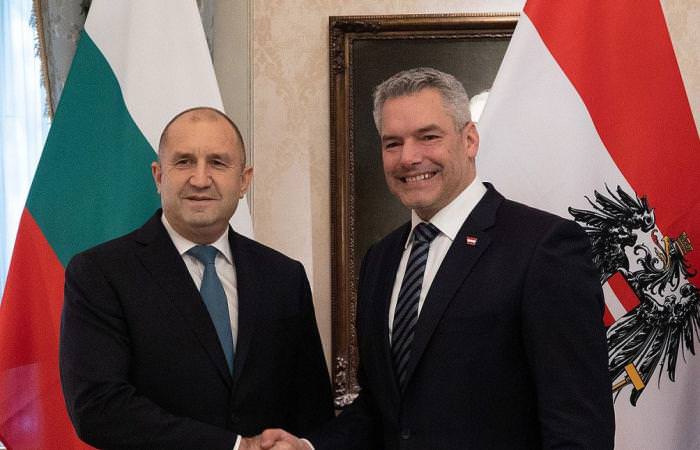 Cancelarul Austriei şi ministrul său de interne vor merge în Bulgaria pe 23 ianuarie şi vor vizita zona de frontieră!