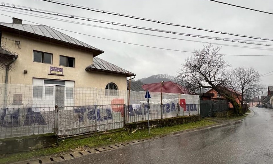 Este veste foarte bună: Un sat maramureșean de tradiție va beneficia de reabilitarea căminului cultural! Iată anunțul făcut de responsabili!